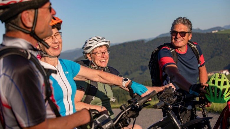 Cycling with e-bike guide Fritz, &copy; schwarz-koenig.at