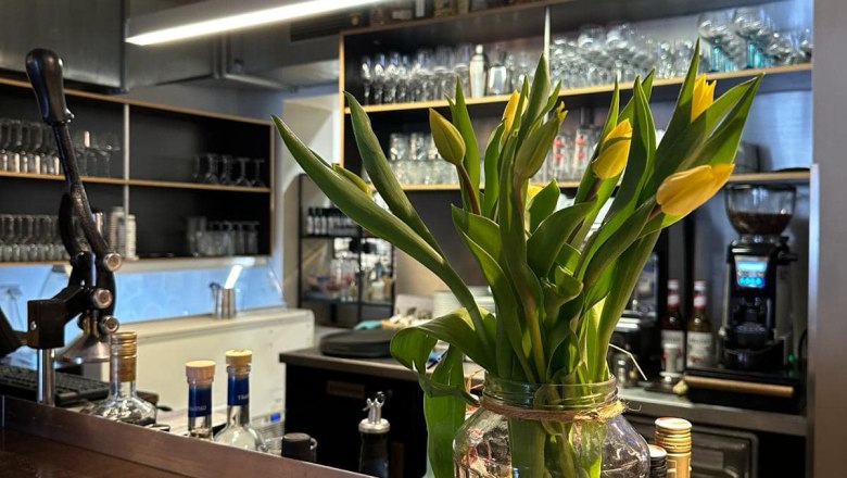 Take a seat at the bar, &copy; R. Freitag