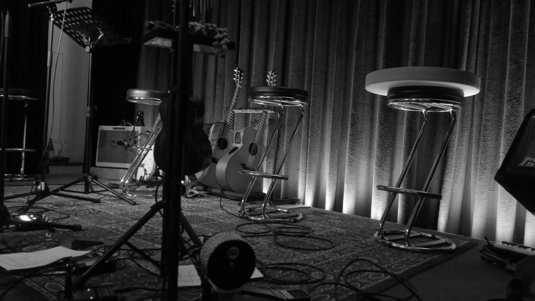 HOB i RAUM stage shortly before the concert begins, &copy; Wolfgang Schwarz