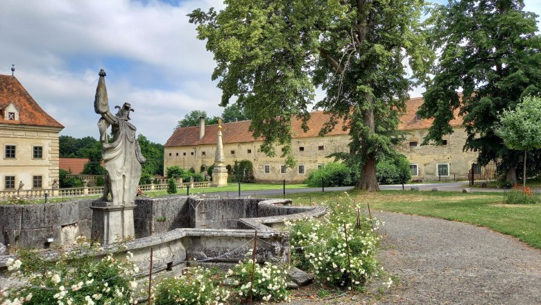 View of the apartments from the castle park, &copy; Renaissanceschloss Greillenstein