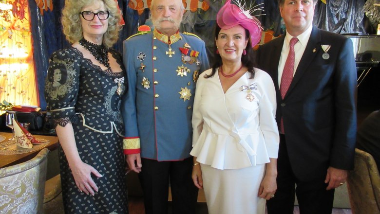 The Jares family with the Habsburg-Lothringen family, &copy; Dir. Friedrich Jares