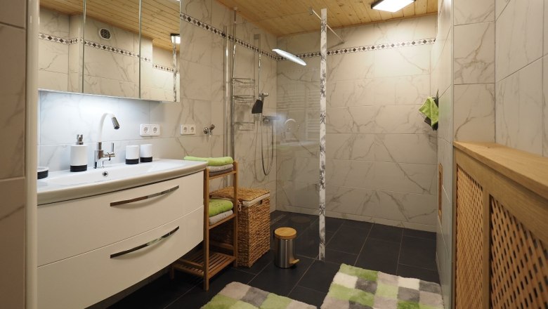 Bathroom, &copy; Ing. G&uuml;nter Prohaska