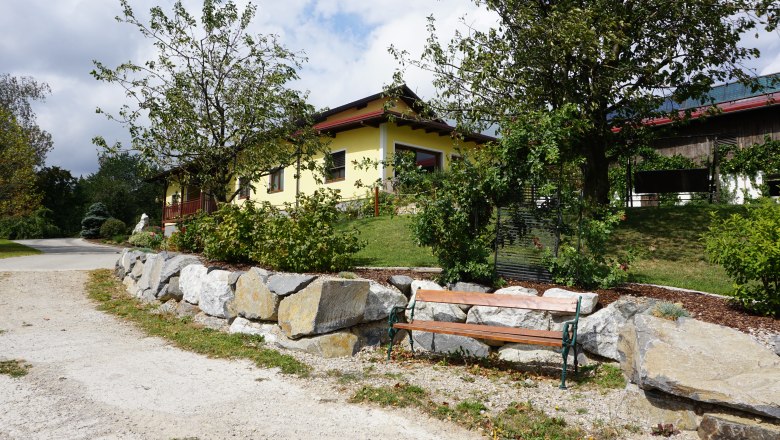 Rose bench, © Fam. Büchinger