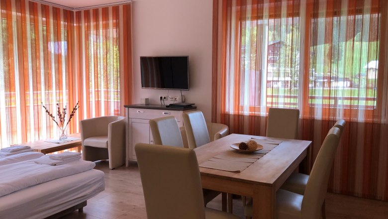 House Royal, living and dining area, © Matyas Boglarka