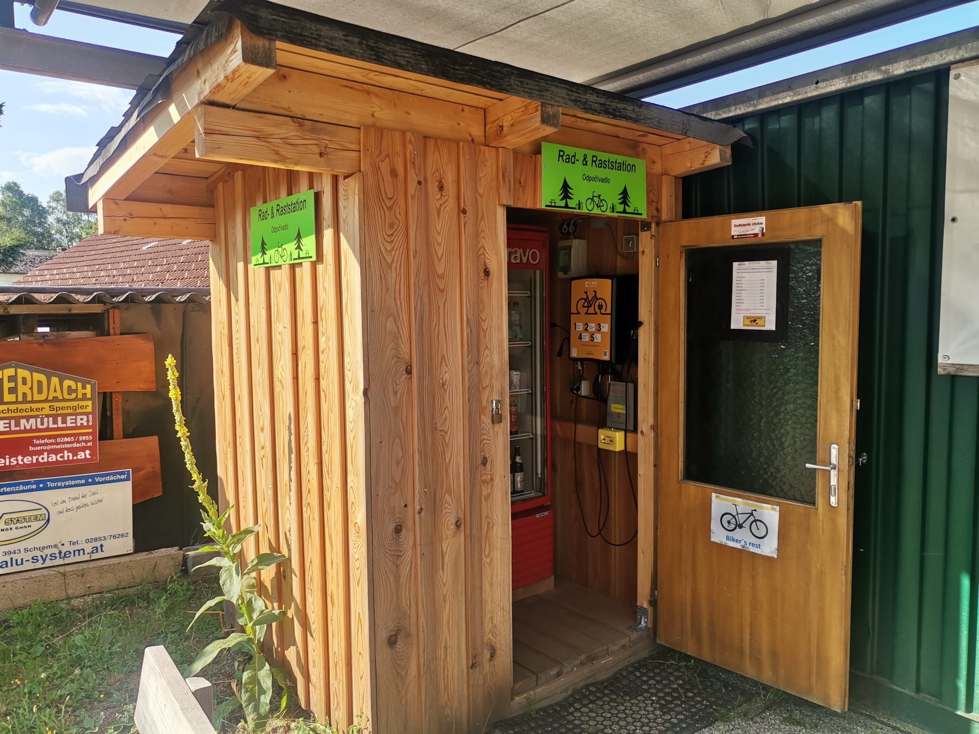 Brand e-bike charging stations