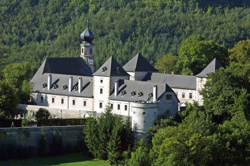 View of Neuhaus Castle