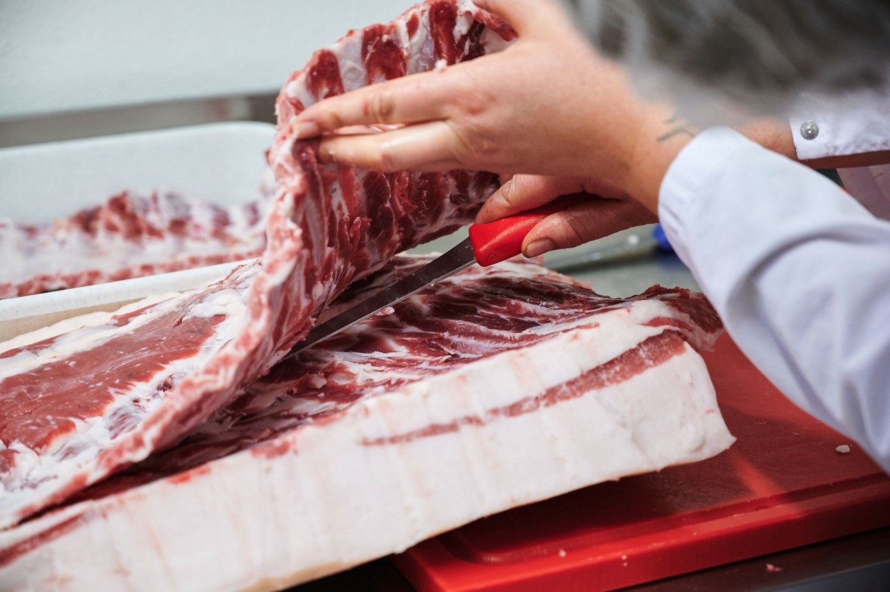 Cutting Turopolje - belly meat