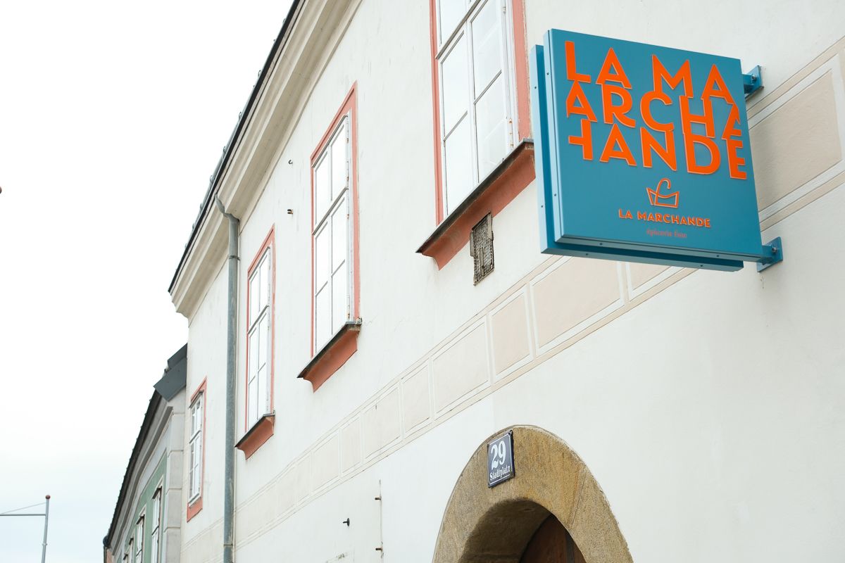 We Are Here - La Marchande