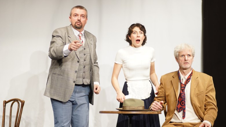 The rhinos, &copy; B&uuml;hne Heidenreichstein