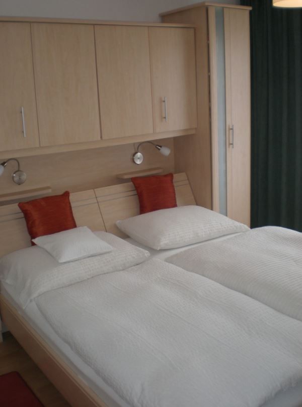 Room with double bed