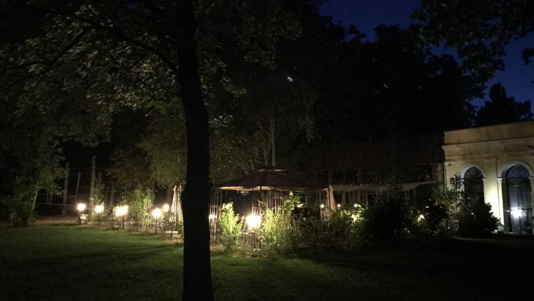 Schlaffassdorf by night, &copy; Christoph Rahofer