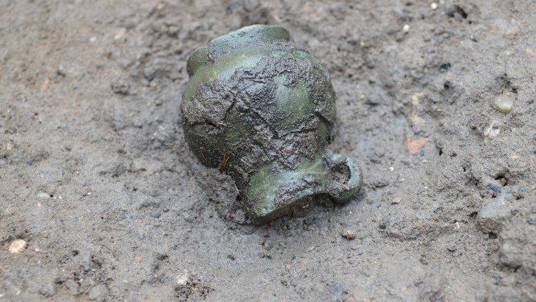 Roman miniature bronze amphora in the Tulln-Wilhelmstraße excavation, © BDA