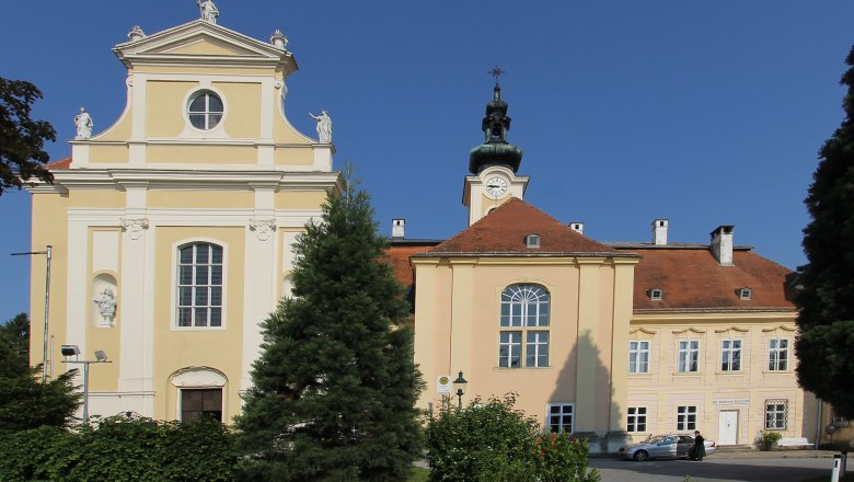 Heiligenkreuz-Gutenbrunn Castle Museum and Parish Church, &copy; Peter Nussbaumer
