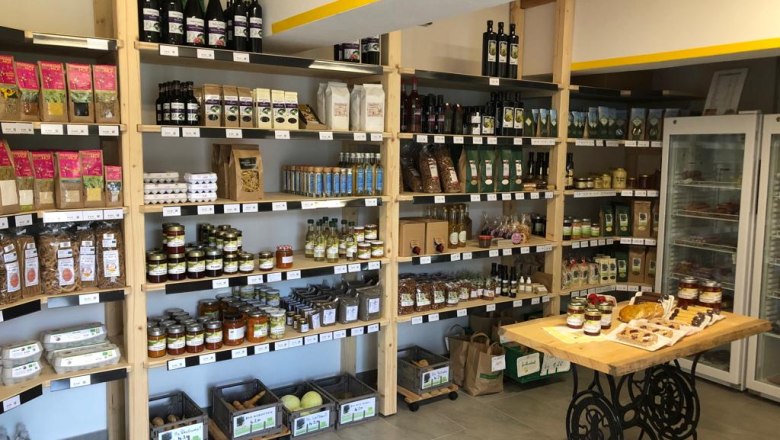 The farmers' self-service store, &copy; Die B&auml;uerinnen