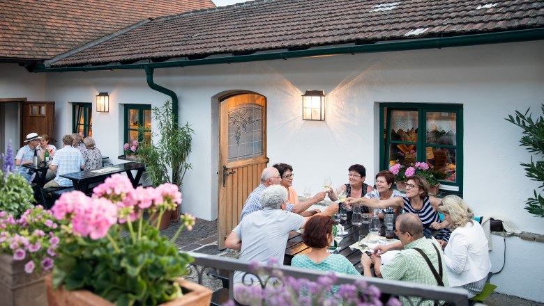 wine-tavern_c_urbanushof-_-leonhard-hilzensauer, &copy; Leonhard Hilzensauer