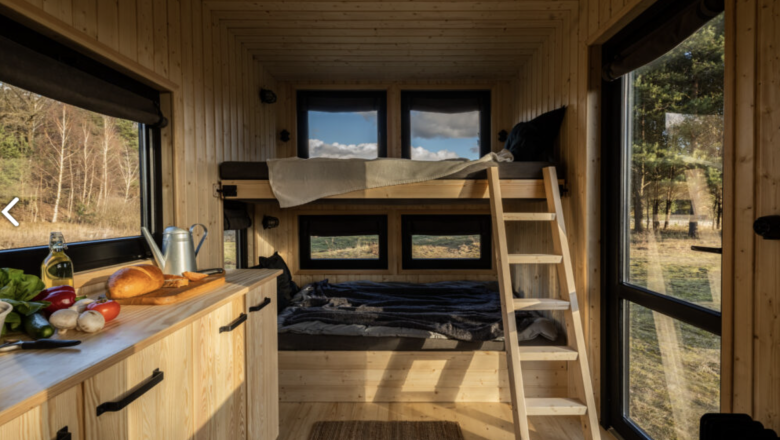 Tiny house at the Bio Retreat farm from the inside, &copy; deutsch