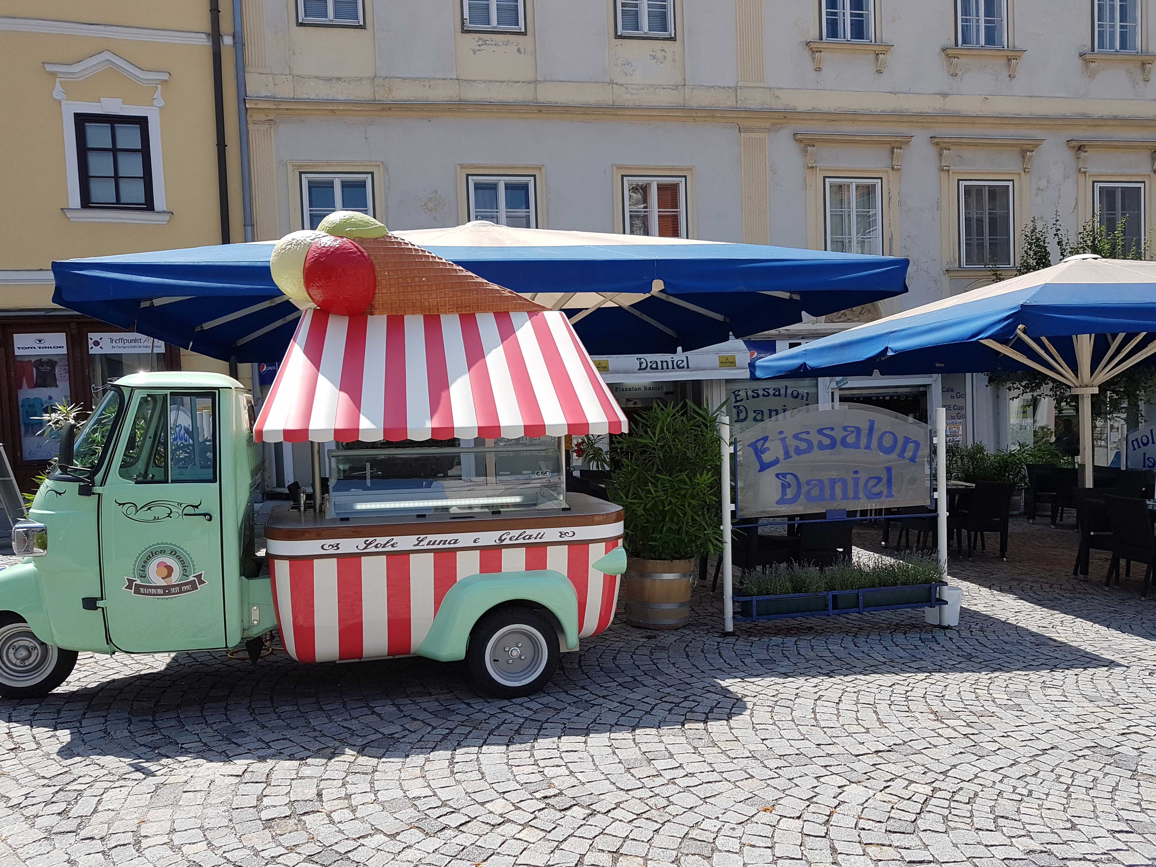 Daniel ice cream parlor, Hainburg/Danube