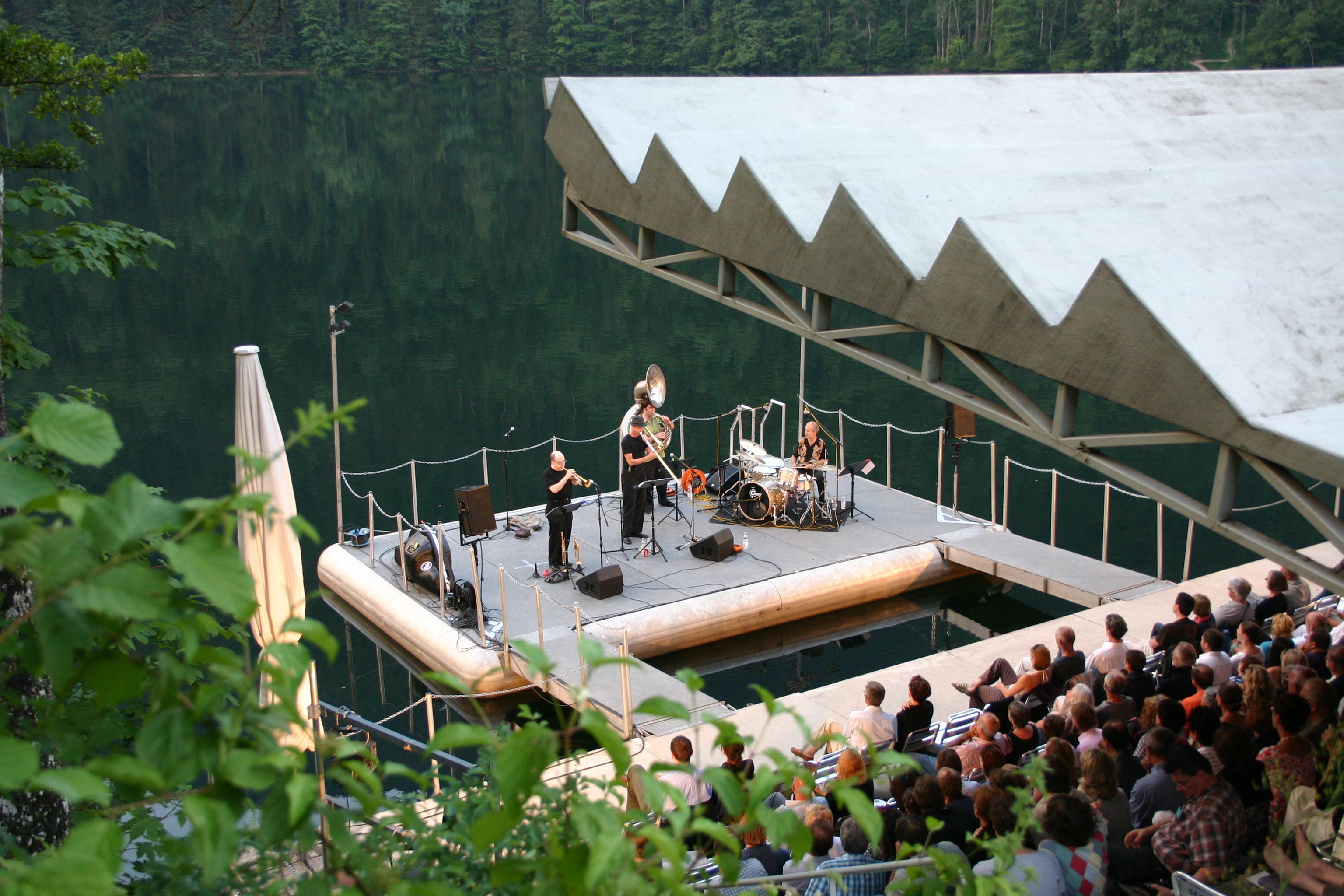 Concert on the Lunz am See stage with audience and musicians.