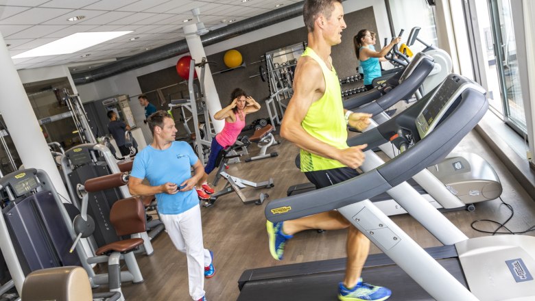 Modern indoor fitness studio, © Emotion Therapiezentrum GmbH