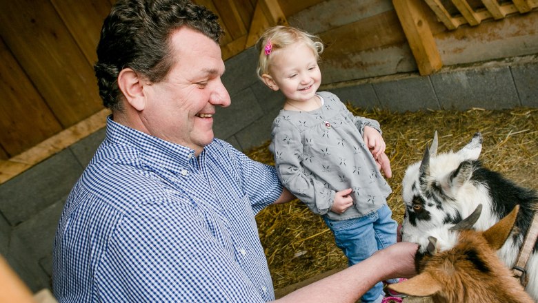 Dwarf goats at Lindenhof, &copy; schwarz-koenig.at