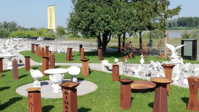 Stainless steel columns, © Gartendekor-Verkauf Karl Hickersberger