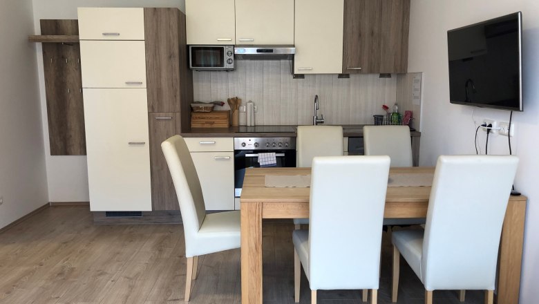 House Royal, dining and kitchen area, © Matyas Boglarka