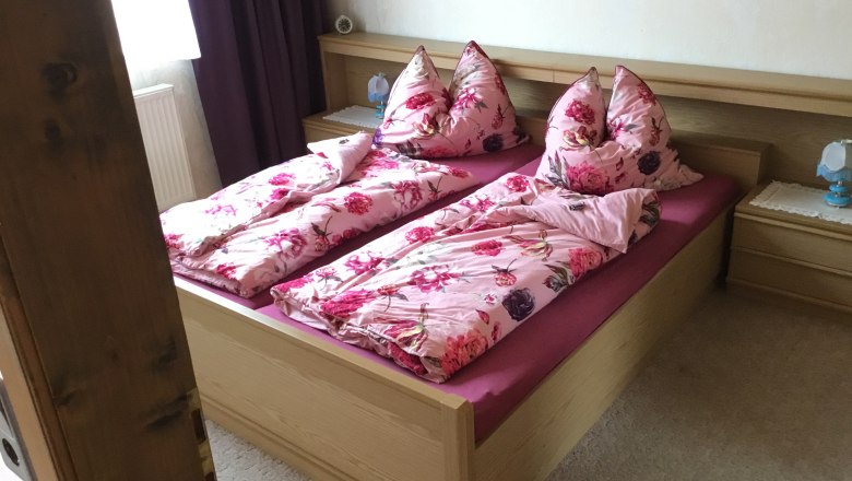 Bedroom, &copy; Amstetter's Ferienwohnung