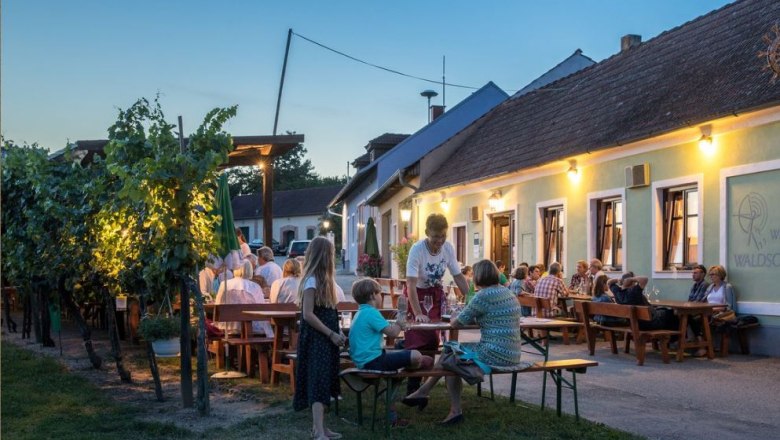 Wine tavern Waldschütz, © Leo Hilzensauer