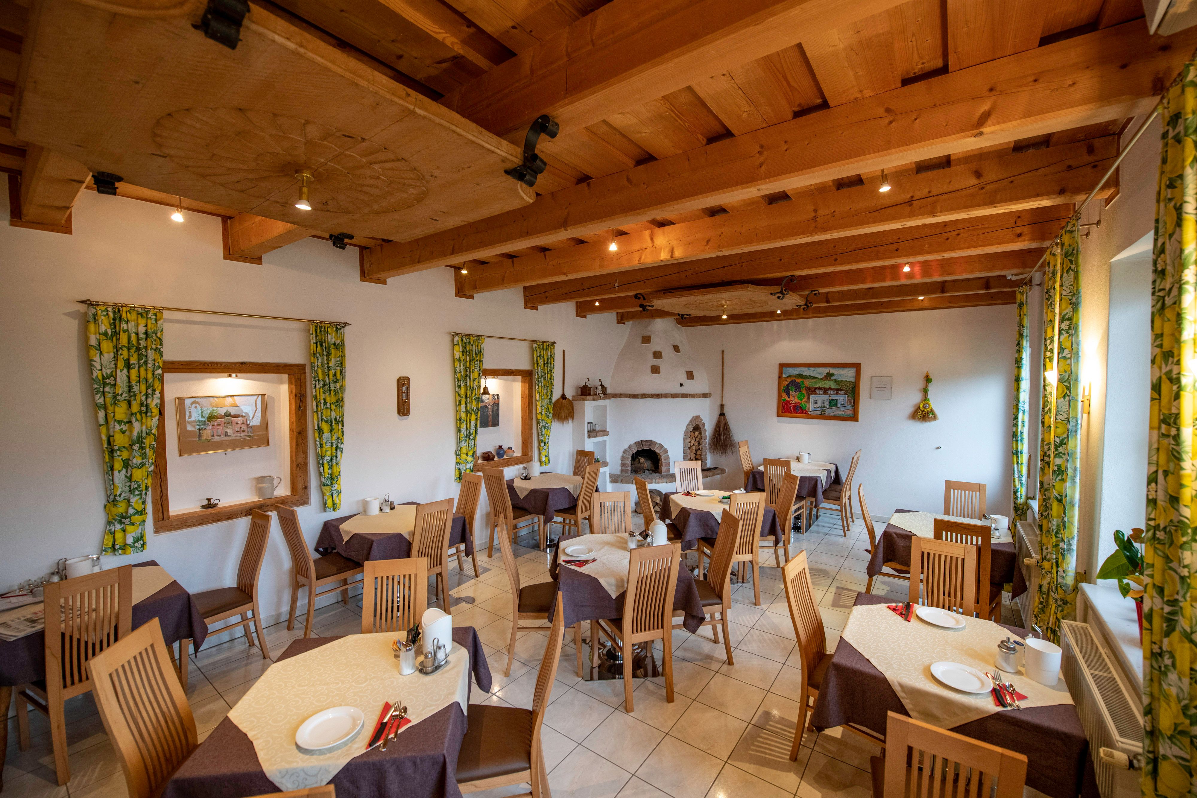 Breakfast room