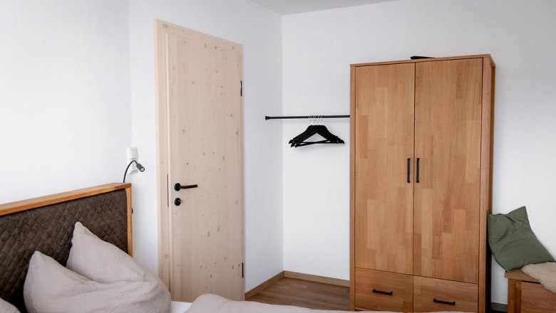 Bedroom 1 wardrobe, &copy; ReiWaSchHOF