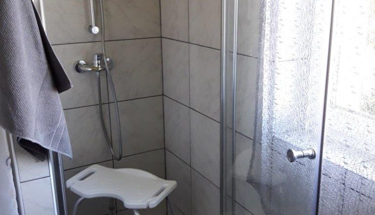 Shower, &copy; privat